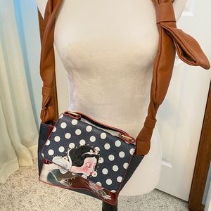 DANIELLE NICOLE SNOW WHITE CROSSBODY BAG 🍎